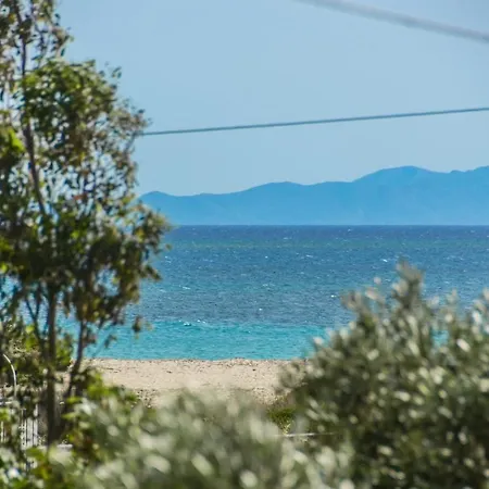 Golden Glyfada 公寓 *